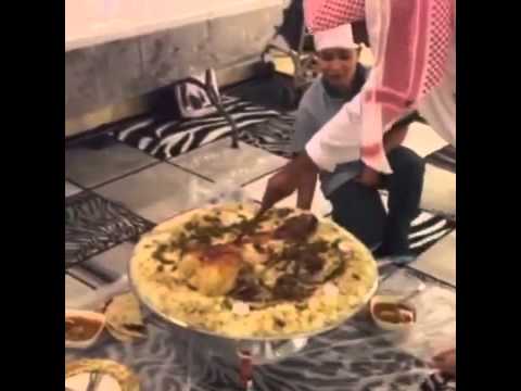 شاهد رد فعل سعودي على عودة خادمته من السفر