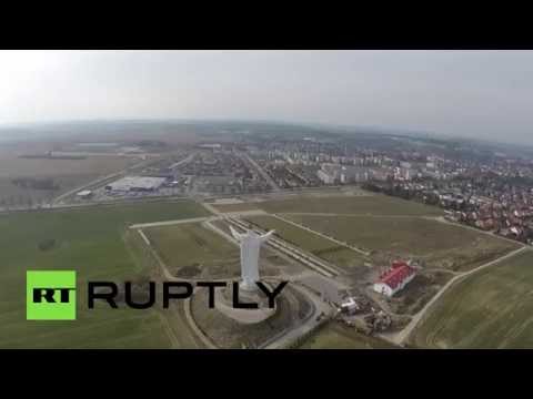 شاهد أعلى تمثال في العالم لـ المسيح الملك