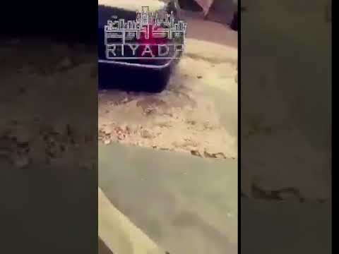 دهس شاب للخبز بسيارته يثير استياء السعوديين