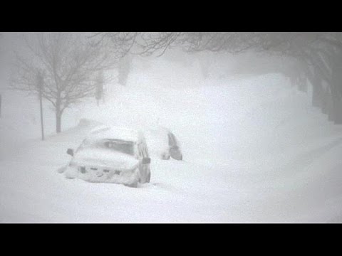 شاهد عاصفة ثلجية قوية تضرب ساحل كندا الأطلسي