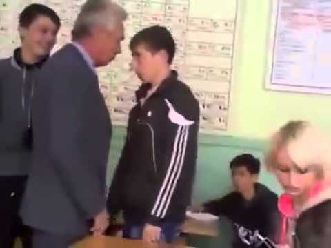 معركة بين الأستاذ وتلميذه