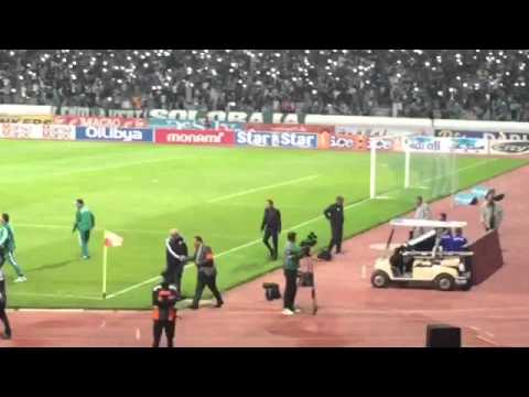 شاهد كيف تعاملت جماهير الرجاء البيضاوي مع رشيد الطاوسي